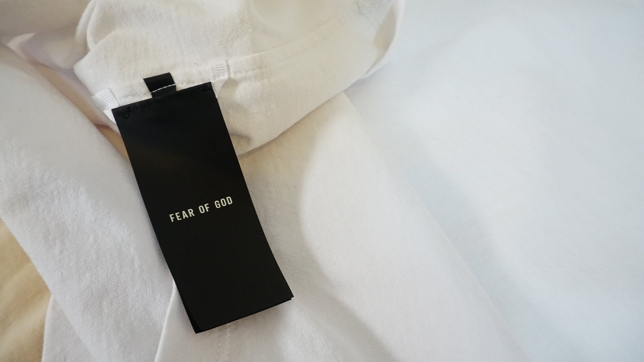 CAMISETA FEAR OF GOD ESSENTIALS DE ALGODÓN - CONEJO BLANCO VINTAGE