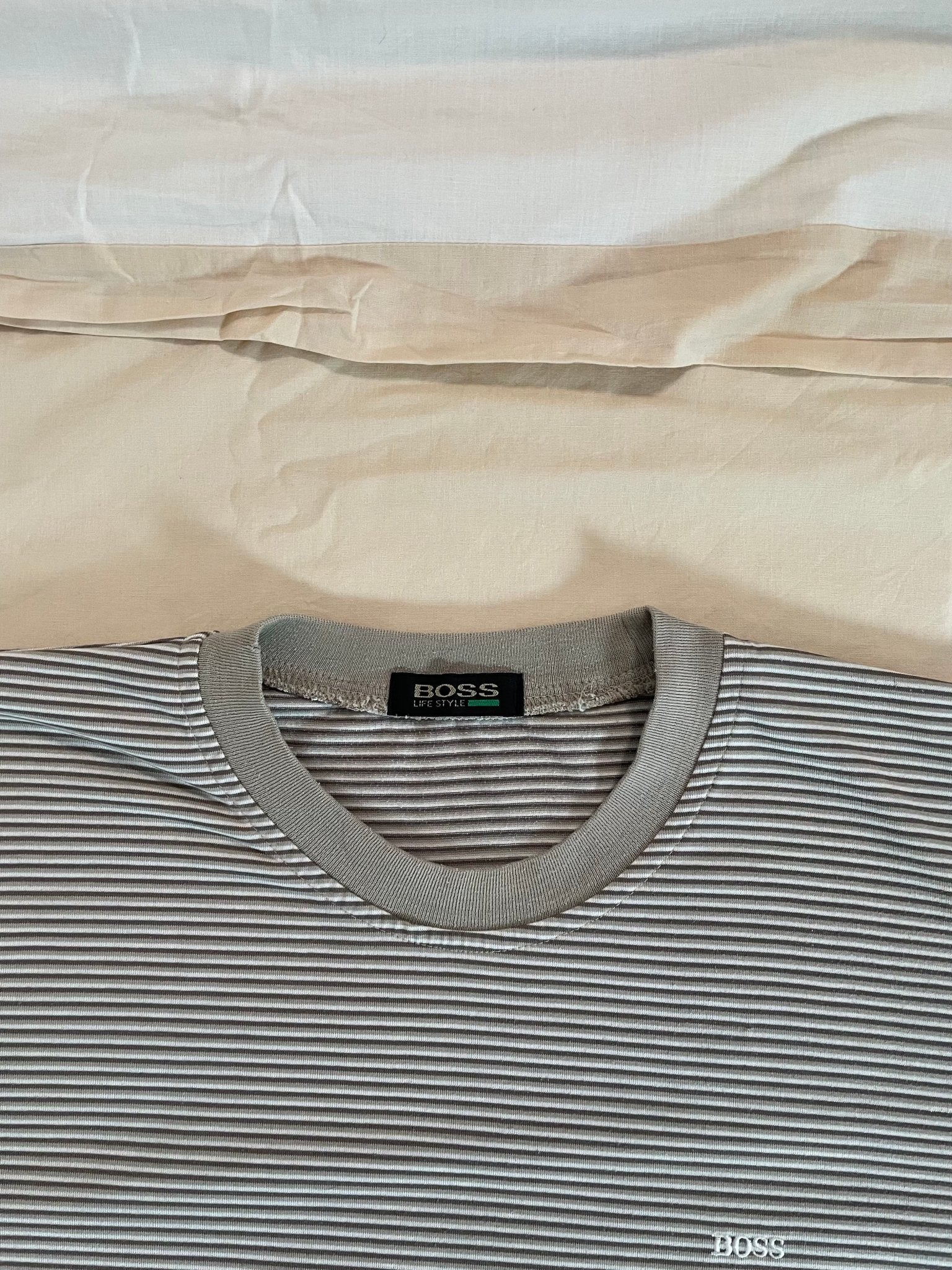 Camiseta Hugo Boss manga corta - CONEJO BLANCO VINTAGE