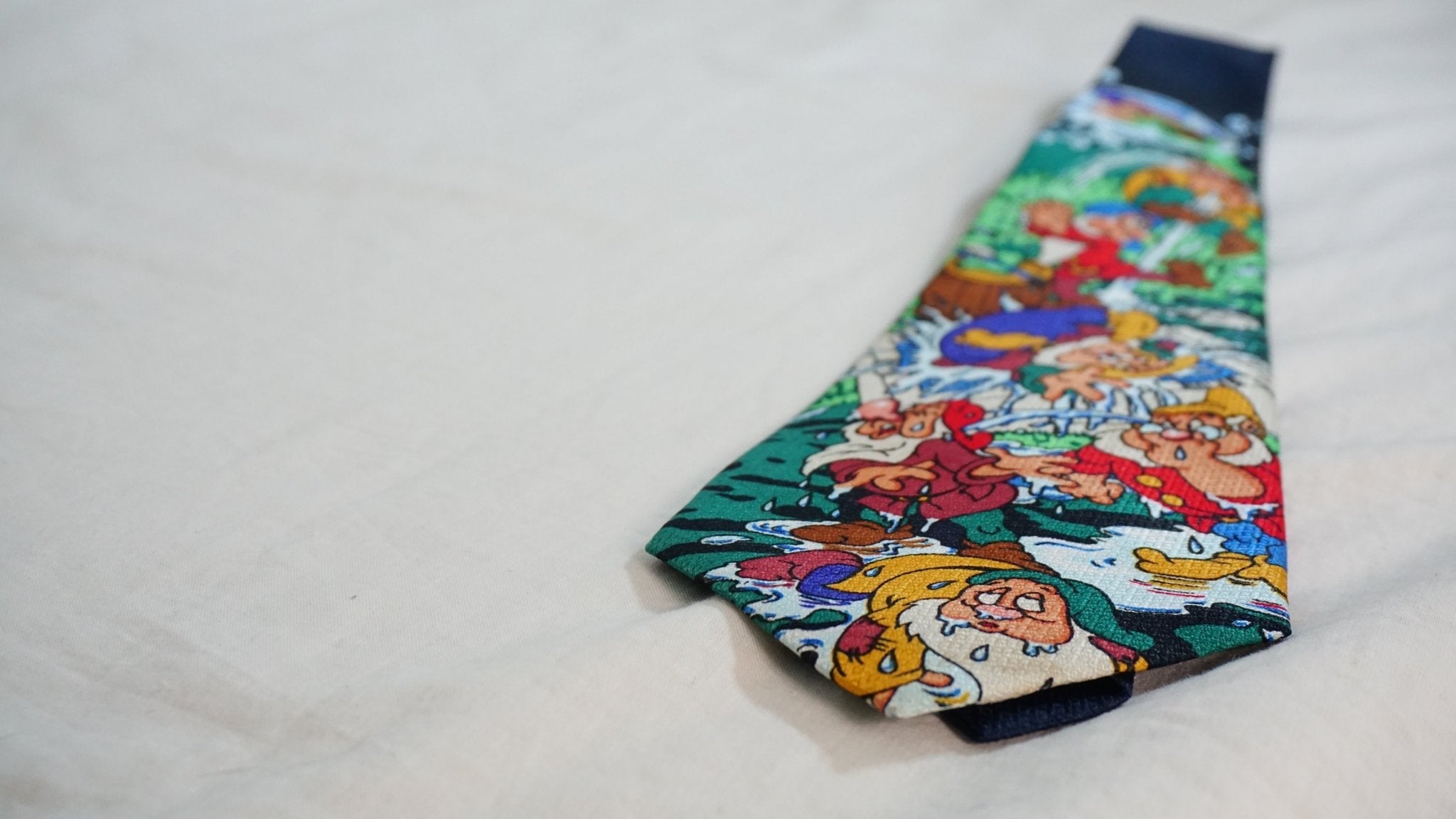 Corbata APC x Disney 7 enanitos - CONEJO BLANCO VINTAGE