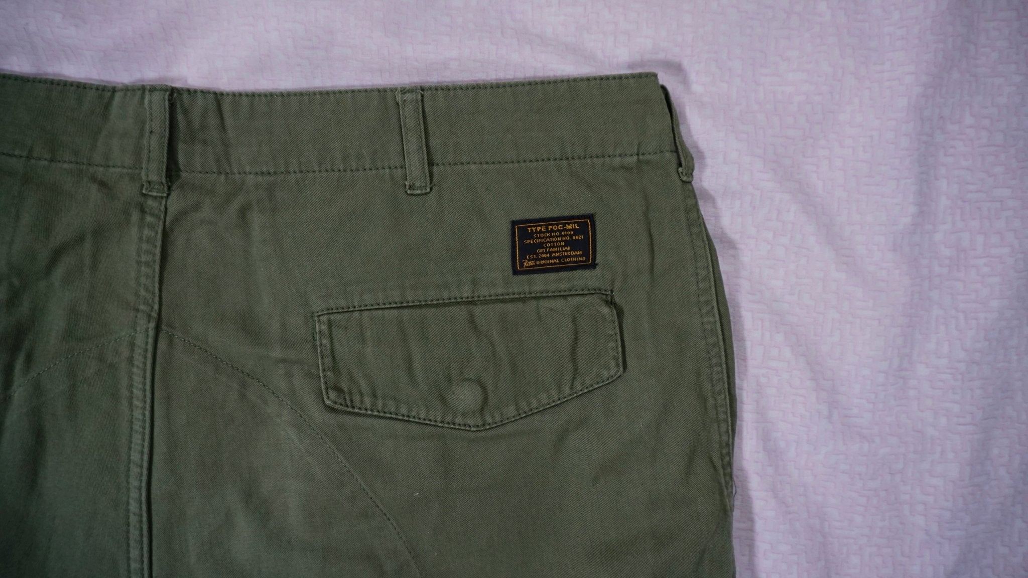 Pantalones cargo verde caqui Patta - CONEJO BLANCO VINTAGE